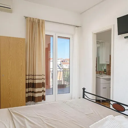 Sunset Apartment *